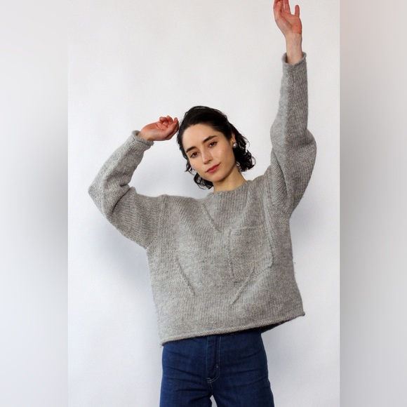 The Limited Sweaters - The Limited Gray Crew Neck Boxy Pebble 100% Wool Hand Knit Sweater